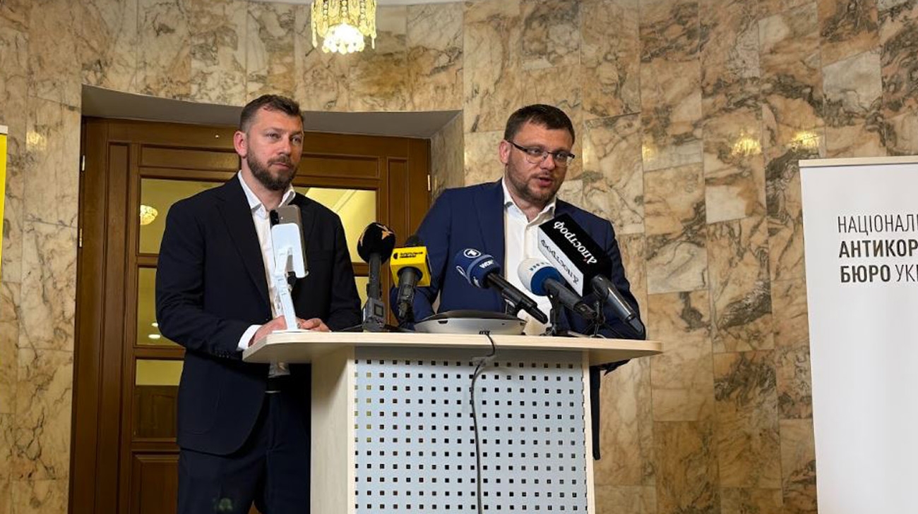 Руководитель САП Олександр Клименко и директор НАБУ Семен Кривонос, июль 2025 г.